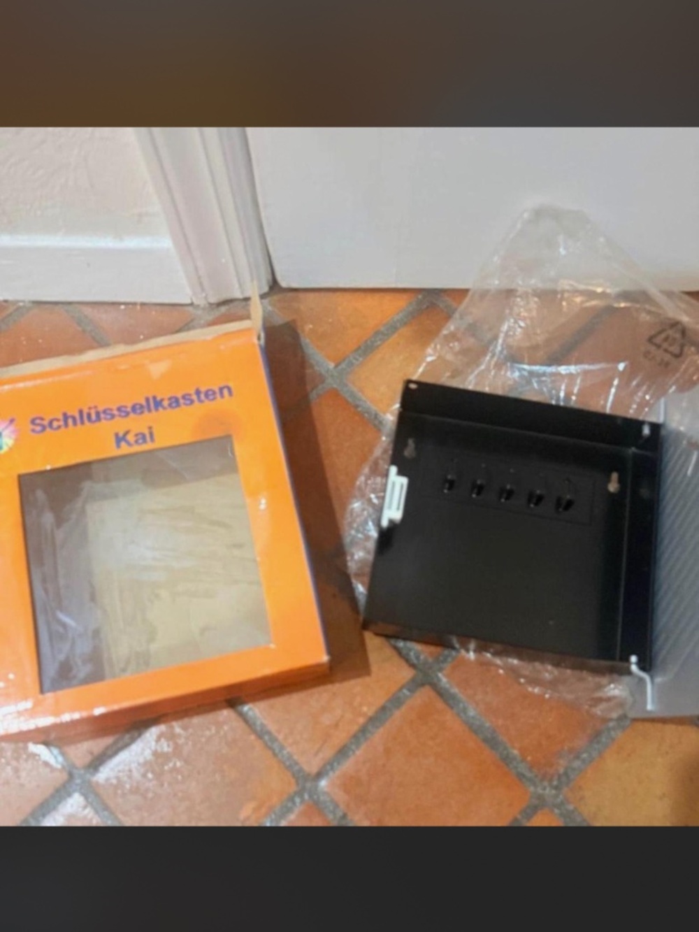 Key box holder - Picture 2 of 2